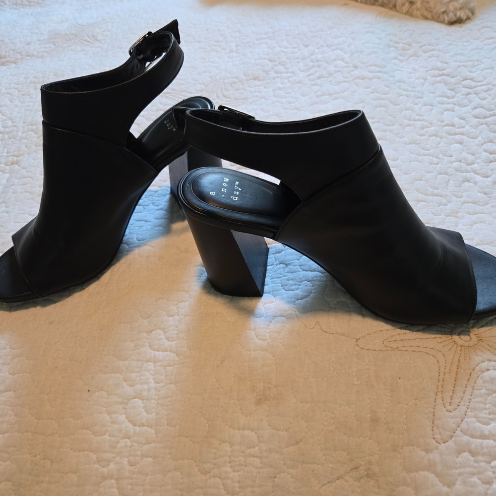 A New Day Womens Black Chunky Heels Peekaboo Toes Buckle Strap Size 8